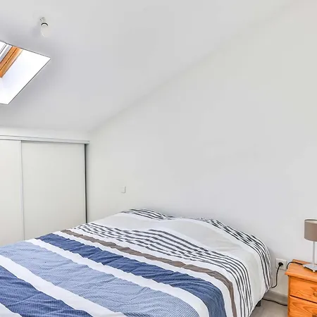 Maison Contemporaine Avec Terrasse, 6 Couchages, Centre-ville - Fr-1-877-42 *
